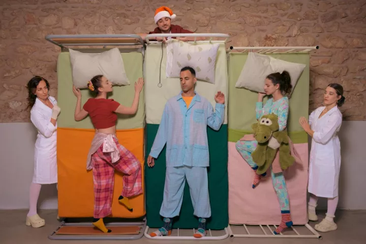 Επείγοντα Χριστούγεννα: Μια παράσταση για τη μαγεία των γιορτών