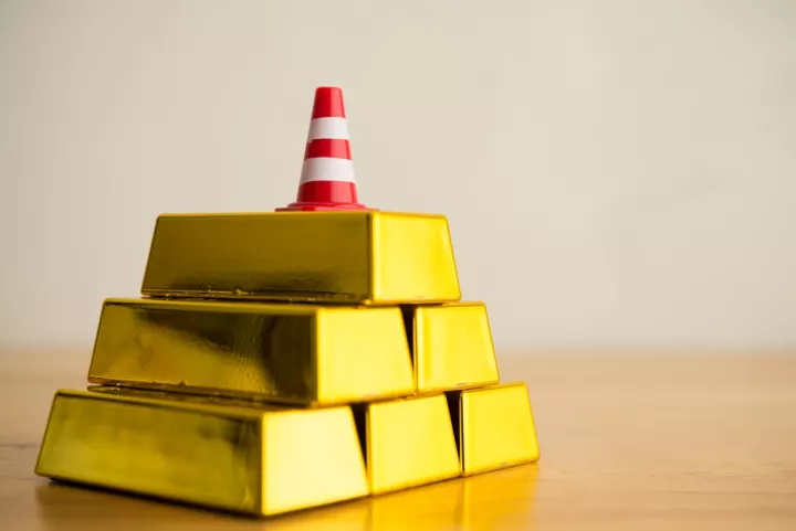 Οριακές διακυμάνσεις για τον χρυσό, προς το κλείσιμο μιας αρνητικής εβδομάδας