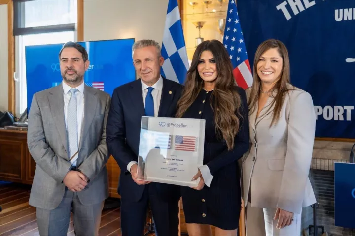 Γκίλφοϊλ: Επίτιμη πρόεδρος του Propeller Club Πειραιά