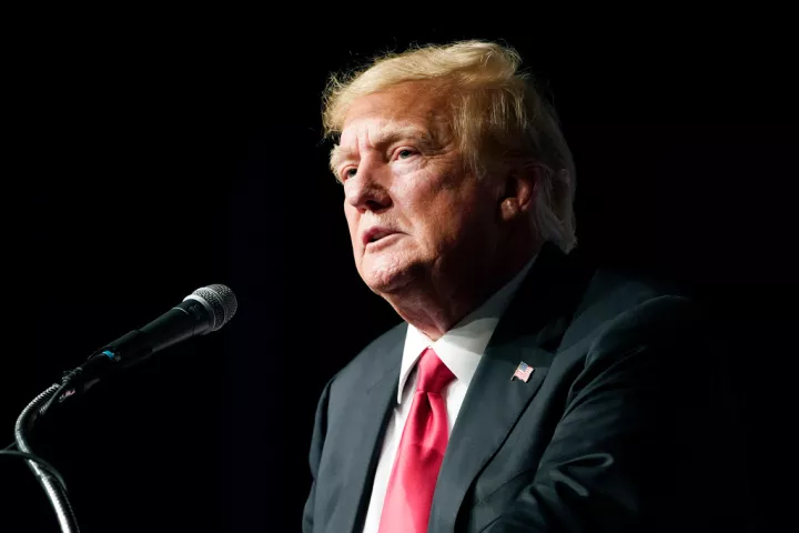 Αξιωματούχοι της κυβέρνησης Τραμπ εξετάζουν ανασχηματισμό του υπουργικού συμβουλίου μετά τη συμπλήρωση ενός έτους