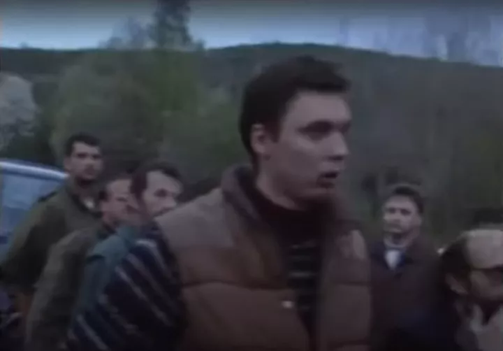 Σερβία: Ο Βούτσιτς αρνείται οποιαδήποτε σχέση με τα βίντεο που τον δείχνουν σε «ανθρώπινο σαφάρι» στο Σαράγεβο (pics&vid)