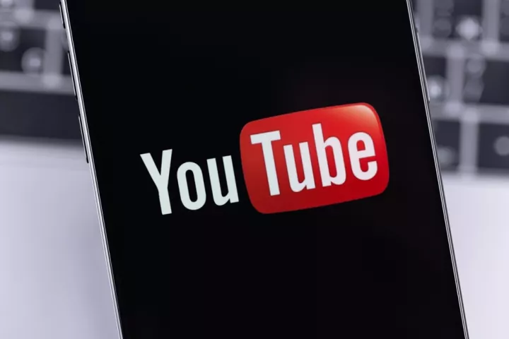 Επιστρέφουν τα ιδιωτικά μηνύματα στο YouTube: Νέα δοκιμή σε Ιρλανδία και Πολωνία