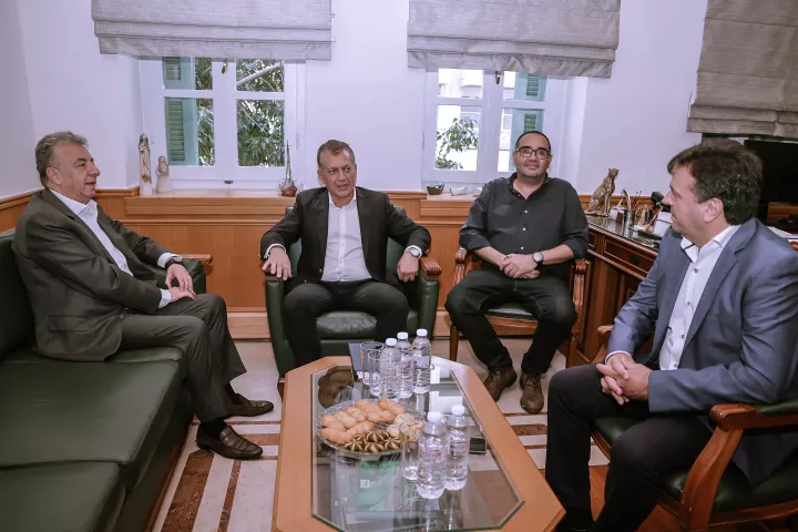 Γ. Βρούτσης: Η αλλαγή του τάπητα στο Στάδιο Ελευθερίας και η κατασκευή δεξαμενής στο κολυμβητήριο του ΕΑΚΗ, μεταξύ των έργων που θα υλοποιηθούν άμεσα