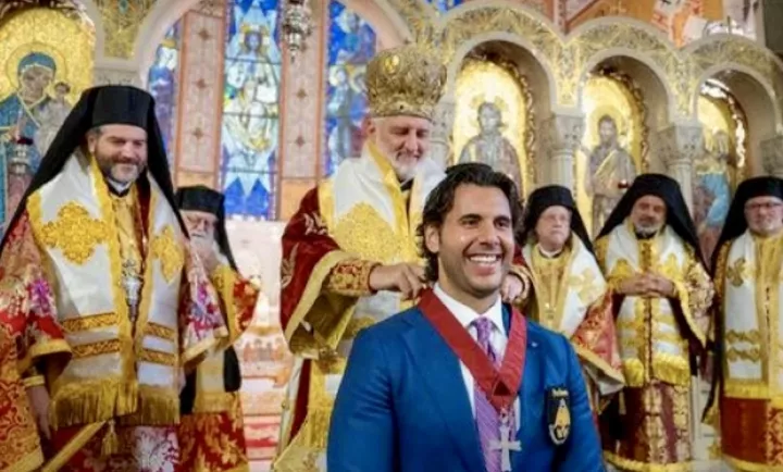 Ο Αρχιεπίσκοπος Αμερικής Ελπιδοφόρος απένειμε τον τίτλο του Άρχοντα Διδασκάλου του Γένους στον σύμβουλο του Τραμπ, Χρήστο Μαραφάτσο	