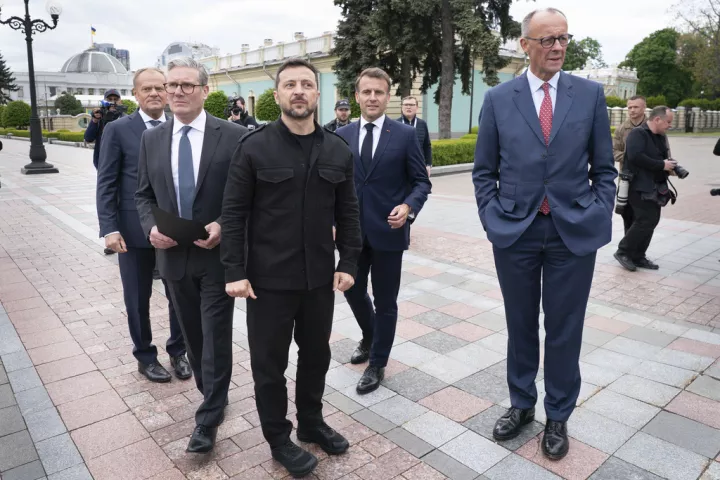 Σε εξέλιξη οι συνομιλίες στη Γενεύη για το σχεδιο 28 σημείων του Τραμπ: «Όλοι χρειαζόμαστε θετικό αποτέλεσμα», λέει ο Ζελένσκι