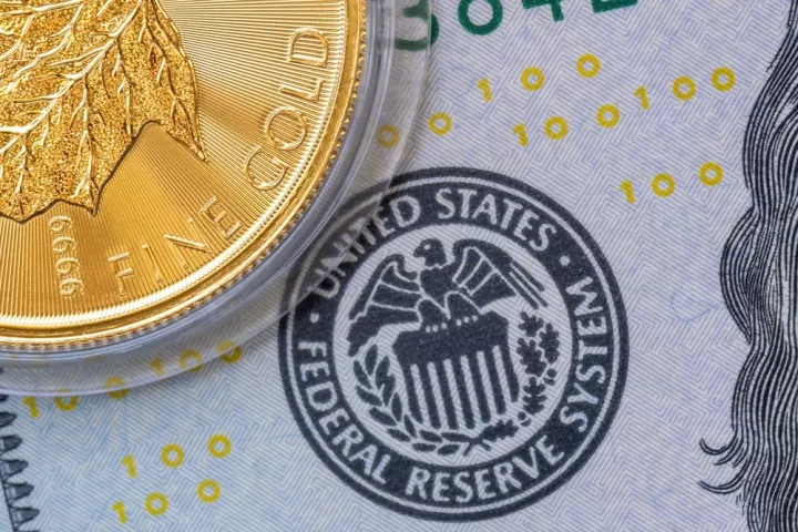 Η αναμονή για την Fed φέρνει πιέσεις στον χρυσό 