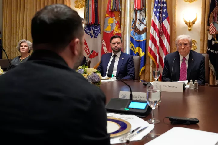 «Αινιγματική» δήλωση του Τραμπ για την Ουκρανία: Ίσως κάτι καλό να συμβαίνει 