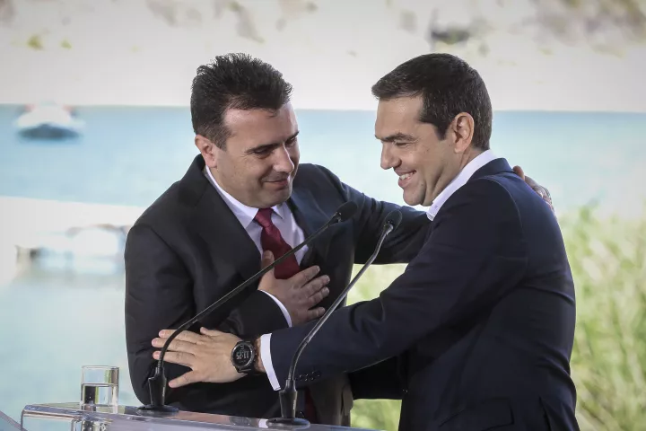 «Πρόεδρε, θα πέσουμε για ένα κωλοόνομα;» - Τι γράφει ο Τσίπρας για τη Συμφωνία των Πρεσπών