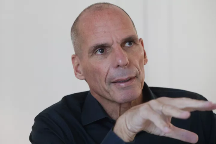 «Καρφιά» Βαρουφάκη σε Τσίπρα: Είναι το μεγαλύτερο επίτευγμα των τροϊκανών - Αυτοεξευτελισμός όσα λέει για τα κουπόνια