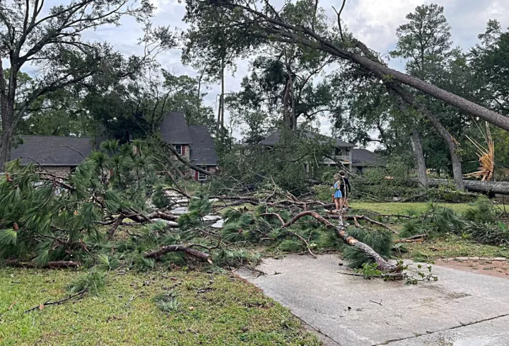 ΗΠΑ: Σφοδρός ανεμοστρόβιλος ισοπέδωσε πάνω από 100 σπίτια στο Τέξας 