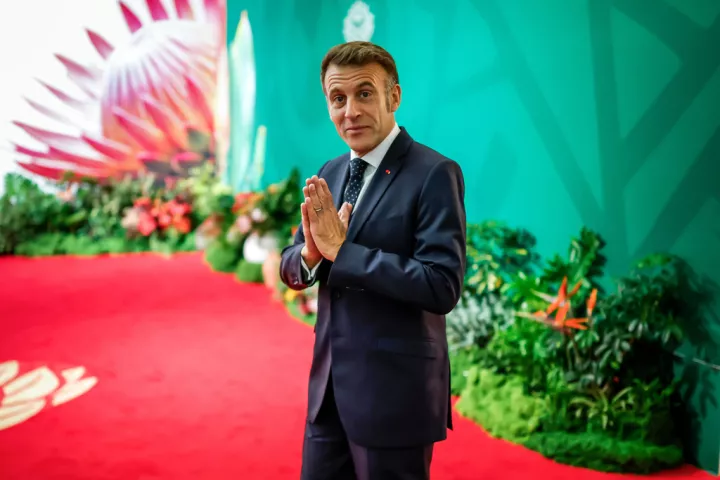 Μακρόν: Κάλεσε τις πολιτικές δυνάμεις της χώρας του είτε να οικοδομήσουν συνασπισμούς, είτε να βρουν συμβιβασμούς