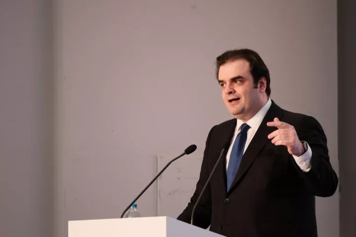 Κυρ. Πιερρακάκης: Στον πυρήνα της πολιτικής μας είναι η αφαίρεση εμποδίων για τις οικογένειες και τους νέους