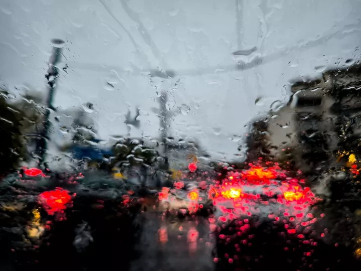 Μεγάλο μποτιλιάρισμα σε όλη την Αττική – Επανεκκίνησαν τα δρομολόγια Ηλεκτρικού, Μετρό και Τραμ