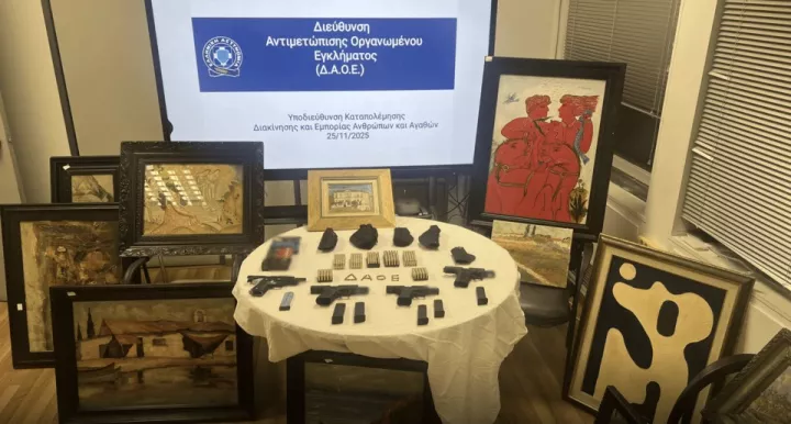 Δύο συλλήψεις για πάνω από 480 πλαστούς πίνακες γνωστών ζωγράφων