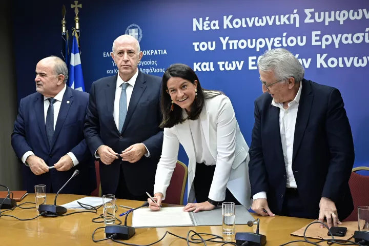 Υπουργείο Εργασίας: 12 ερωτήσεις και απαντήσεις για τις συλλογικές συμβάσεις εργασίας