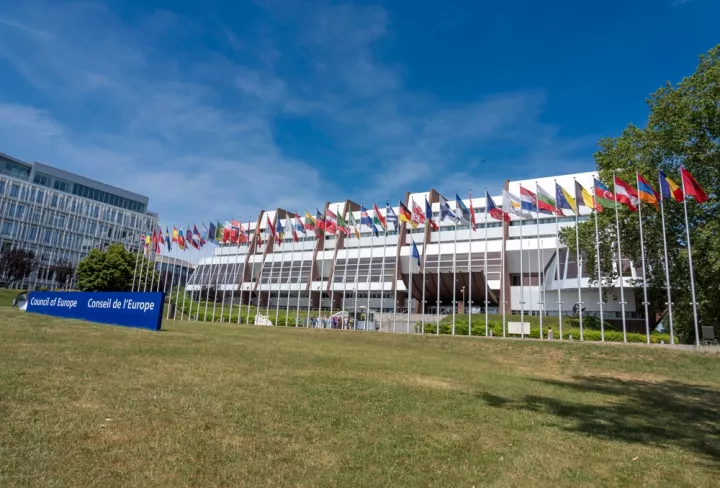 Ο Ευρωπαίος Διαμεσολαβητής κατηγορεί την Κομισιόν για αδιαφάνεια και για κακοδιαχείρηση 