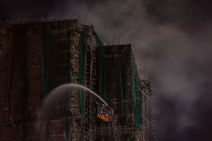 Πυρκαγιά σε πολυκατοικίες στο Χονγκ Κονγκ: Ολοκληρώθηκε η επιχείρηση κατάσβεσης - 94 νεκροί (pics&vids)