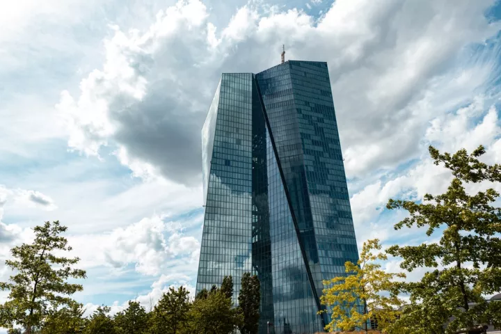 Οι ισχυροί κεντρικοί τραπεζίτες της Ευρώπης θέλουν να βρεθούν στο «επίκεντρο» των πολιτικών αποφάσεων 