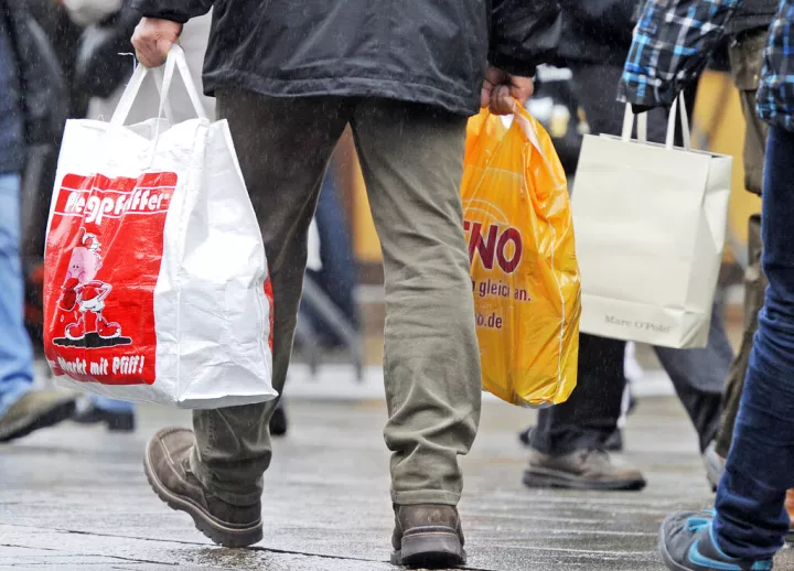 Ευρωζώνη: «Τσίμπησαν» οι εκτιμήσεις των καταναλωτών για τον πληθωρισμό, στο 2,8% - Αποκλιμάκωση για την Ελλάδα