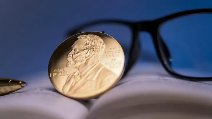 Ανοδικά πρόσημα στις τιμές του χρυσού, καθώς ξεπεράστηκε το «χάος» στο CME