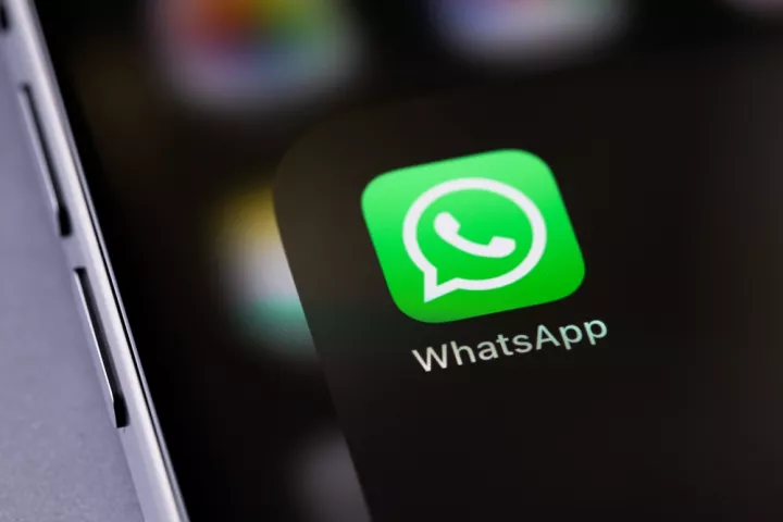 Η Ρωσία απειλεί με πλήρη απαγόρευση του WhatsApp