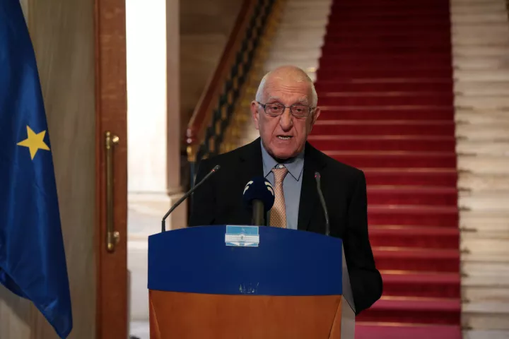 Ν. Κακλαμάνης: Η Κύπρος, που αναλαμβάνει σε λίγο την προεδρία της Ε.Ε., είναι χωρισμένη στα δύο και κανείς δεν μιλάει γι' αυτό στην Ευρώπη