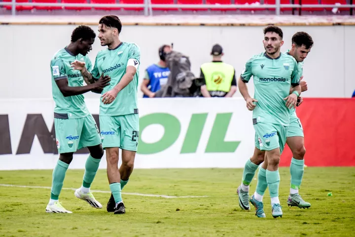 Δυάδα φαβορί από Ελλάδα