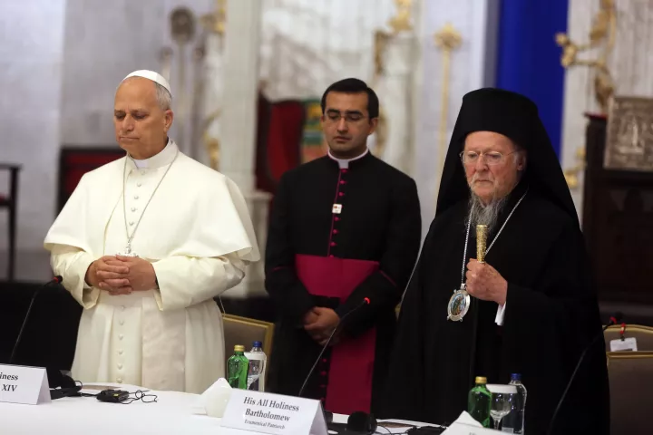 Ιστορική επίσκεψη του Πάπα Λέοντος στο Φανάρι: Κοινό μήνυμα με τον Πατριάρχη Βαρθολομαίο για ενότητα και συμπόρευση (pics&vid)
