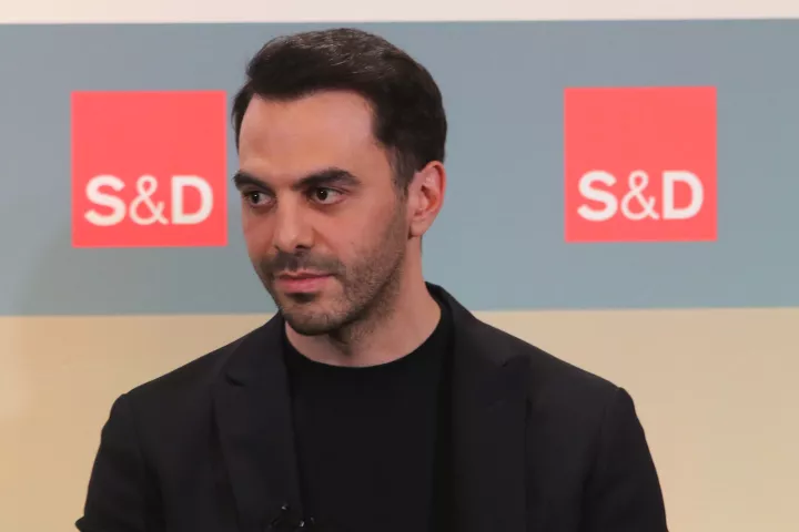 Επίθεση του Μ. Χριστοδουλάκη κατά Τσίπρα και αιχμές για στελέχη του ΠΑΣΟΚ «που δουλεύουν στα σκοτάδια του παρασκηνίου»