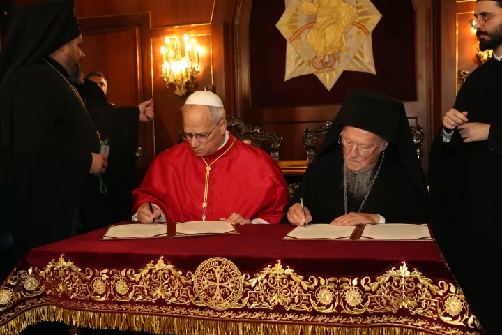 Κοινή διακήρυξη Οικουμενικού Πατριάρχη Βαρθολομαίου - Πάπα Λέοντα ΙΔ' για την ενότητα των Χριστιανών και κοινό Πάσχα
