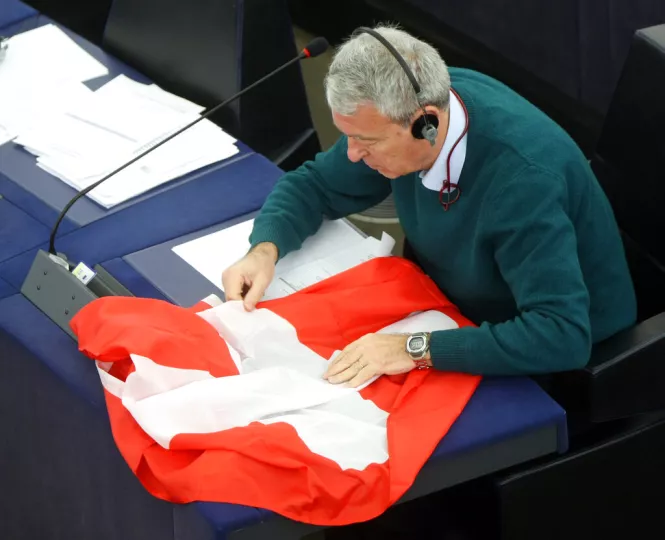 Ελβετία: Καταψηφίζεται η πρόταση για υπερφορολόγηση των πλουσίων 