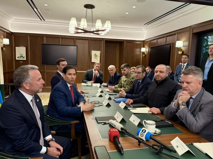 Σε εξέλιξη oι ειρηνευτικές διαπραγματεύσεις στη Φλόριντα - «Αναμένουμε περισσότερη πρόοδο», λέει ο Ρούμπιο (vid)