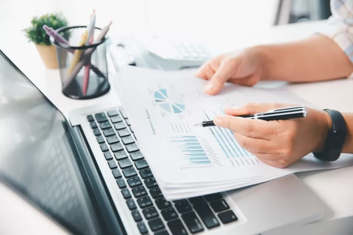 Φορολογία χωρίς «σύνορα»: Τι αλλάζει για όσους ζουν εκτός Ελλάδας