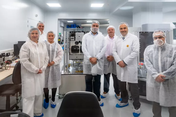 Οι επτά ελληνικοί δορυφόροι που κατασκευάζει στην Παλλήνη και ο σχεδιασμός για την περαιτέρω δυναμική της ανάπτυξη