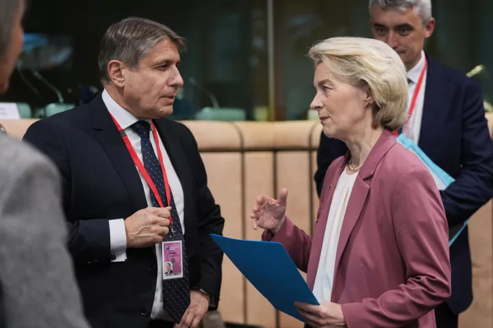 Πώς θα μειωθεί το ενεργειακό κόστος για τις βιομηχανίες -«Κλειδί» η παραγωγικότητα για την Ελλάδα