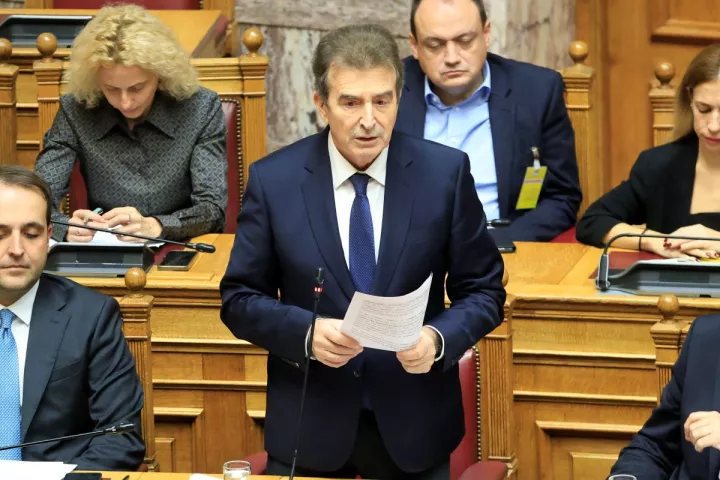 Κατατέθηκε στη Βουλή η τροπολογία Χρυσοχοΐδη για την οπλοκατοχή - Πιο αυστηρό πλαίσιο και πρόστιμα