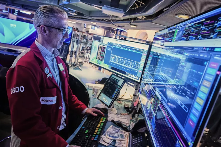 Wall Street: Άνοδος λόγω ανάκαμψης του bitcoin και των Big Tech