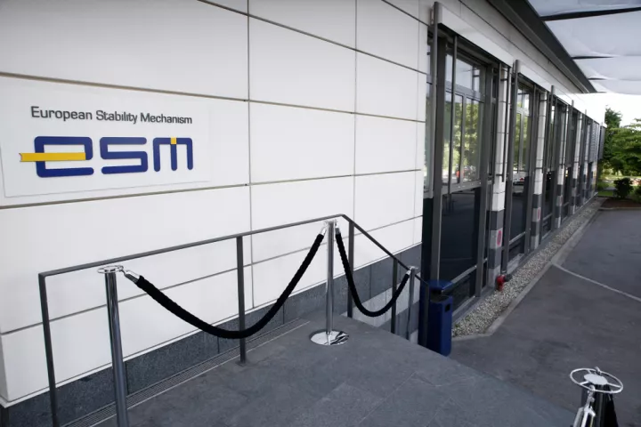 ESM: «Πράσινο φως» στην Ελλάδα για πρόωρη εξόφληση δανείων από το πρώτο Μνημόνιο