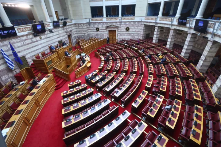 Βουλή: Πέρασε η τροπολογία για την αυστηροποίηση της νομοθεσίας περί όπλων - Τις νέες διατάξεις παρουσίασε ο Μ. Χρυσοχοΐδης