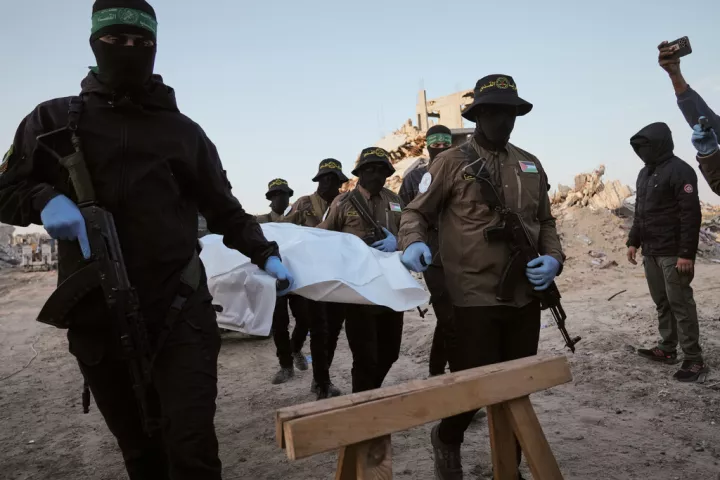 Επιστρέφει στο Ισραήλ φέρετρο με λείψανα που φέρονται να ανήκουν σε όμηρο της Χαμάς