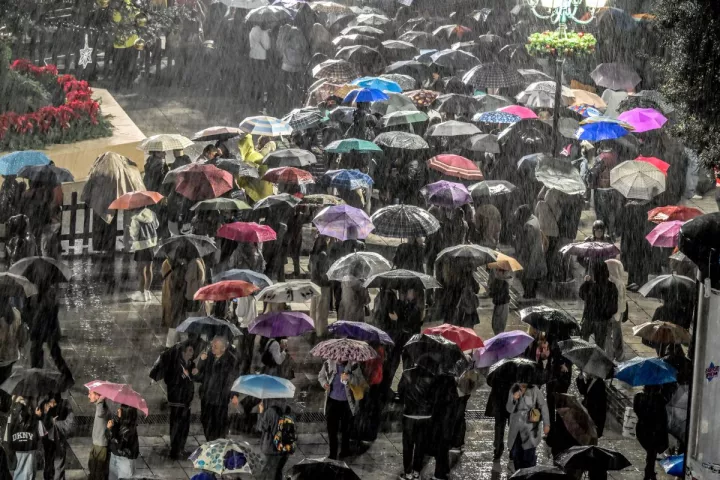 Κακοκαιρία Byron: Red Code σε εννέα περιφέρειες - Ισχυρές καταιγίδες και θυελλώδεις άνεμοι