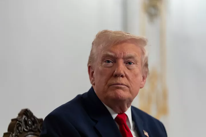 ΗΠΑ: Το όνομα του Τραμπ τοποθετήθηκε στην πρόσοψη του Αμερικανικού Ινστιτούτου για την Ειρήνη