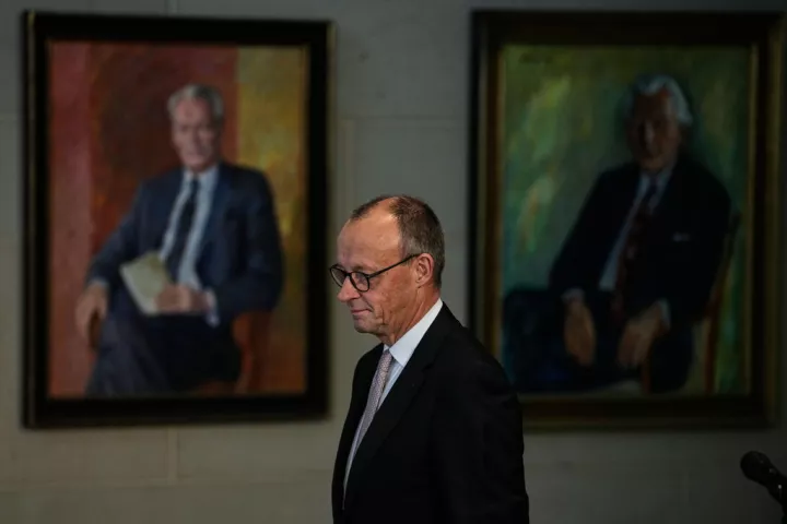 Γερμανία: Ο Μερτς θα θέσει ζήτημα κομματικής πειθαρχίας για το συνταξιοδοτικό