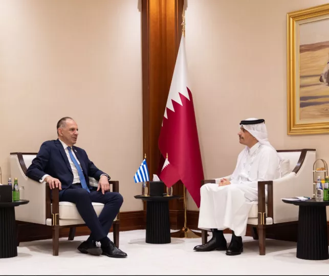 Συνάντηση Γ. Γεραπετρίτη με τον πρωθυπουργό του Κατάρ στη Ντόχα: Στο επίκεντρο οι διμερείς σχέσεις