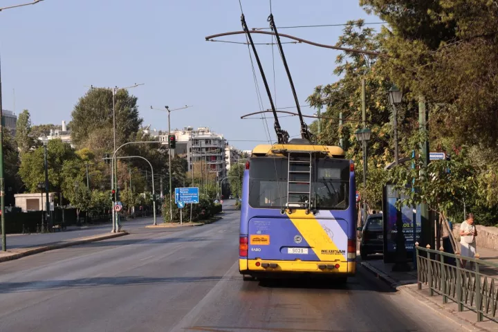 Τρόλεϊ: Ξεκίνησε από τον Πειραιά η αφαίρεση του δικτύου - Παρών ο Κ. Κυρανάκης