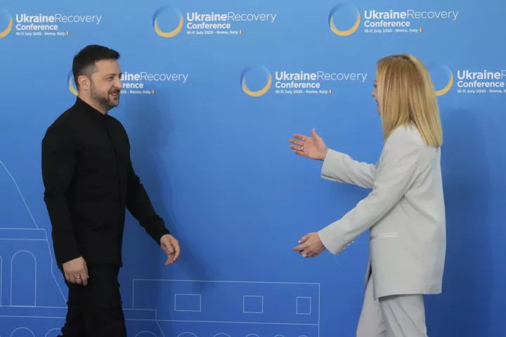 Τηλεφωνική επικοινωνία Μελόνι-Ζελένσκι: Η Ρώμη θα στείλει υλικό προς υποστήριξη των ενεργειακών υποδομών και του λαού της Ουκρανίας