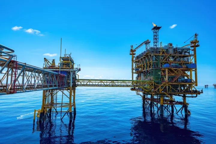 Ανοδικά κινείται το πετρέλαιο λόγω της αναμενόμενης μείωσης των επιτοκίων στις ΗΠΑ