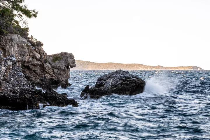 Σάμος: Τούρκος διακινητής έριξε στη θάλασσα 37 μετανάστες - Νεκρό ένα ανήλικο αγόρι