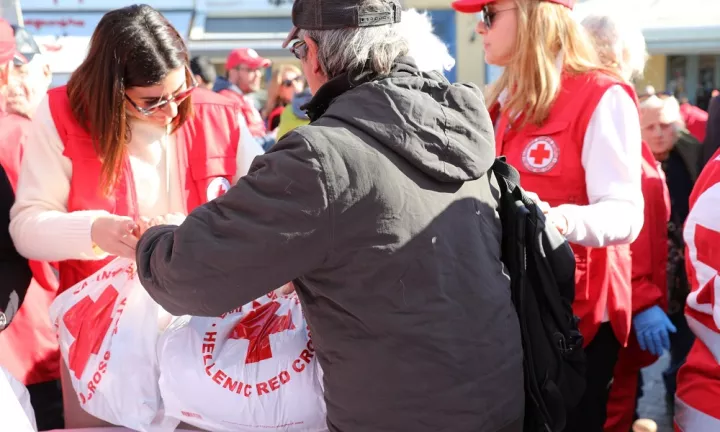 Η Coca-Cola και ο Ελληνικός Ερυθρός Σταυρός ενώνουν τις δυνάμεις τους για την υποστήριξη ευάλωτων κοινωνικών ομάδων σε όλη την Ελλάδα