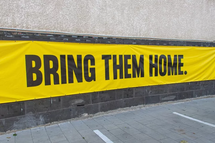 Ισραήλ: Μητέρα ομήρου στη Γάζα λέει ότι η χώρα δεν θα επουλωθεί πριν επιστρέψει ο γιος της